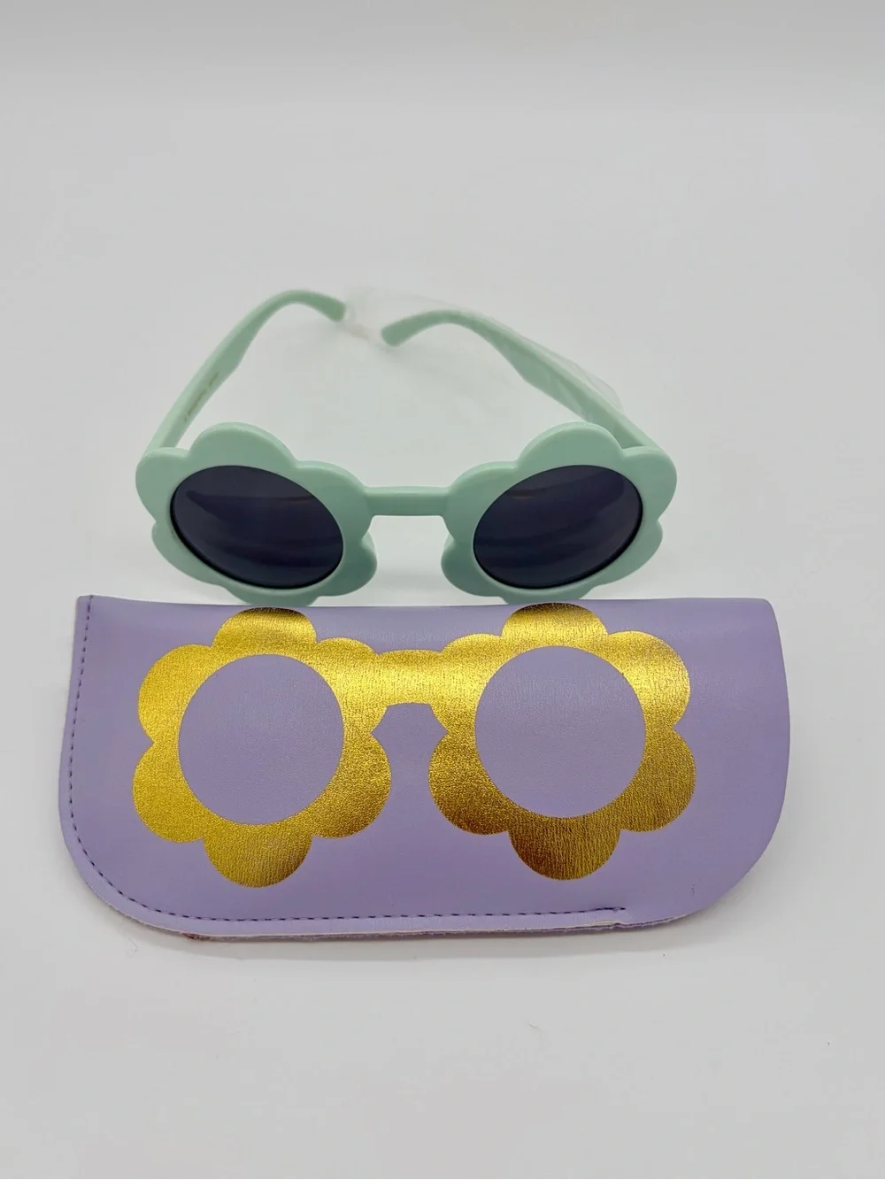 Women’s Oui Fresh Daisy Sunglasses with Mint Green Frames and Purple Gold Case